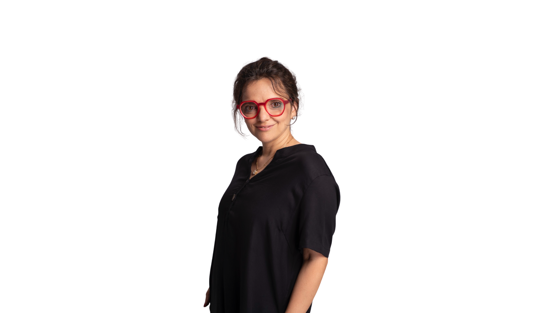 Fiorella con blusa blanca y laptop
